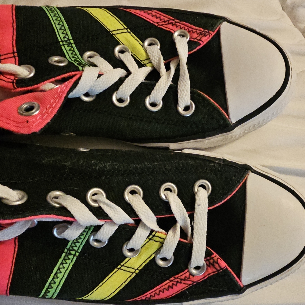 Converse Chuck Taylor multi- colored Women's size. 9